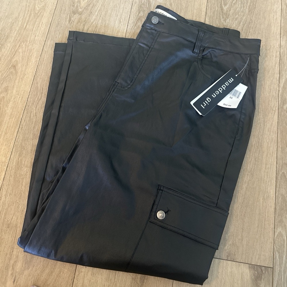 Madden Girl 90's Fit‎ Women's Black Faux Leather Cargo Pants Size 22